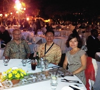 モントリオール議定書第23回締約国会合 の 夕食会。右端が古澤さん。2011年11月、バリ